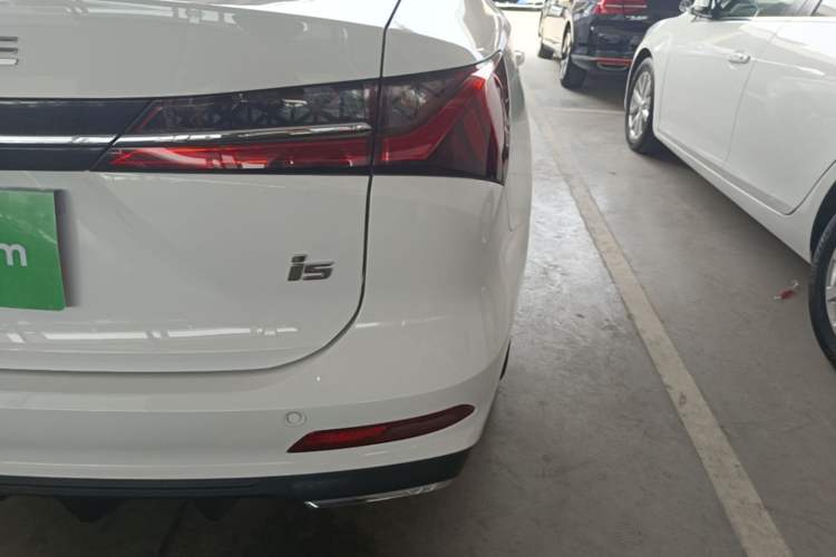 Used Roewe i5 2024 1.5L CVT Luxury Edition Right Rear Taillight