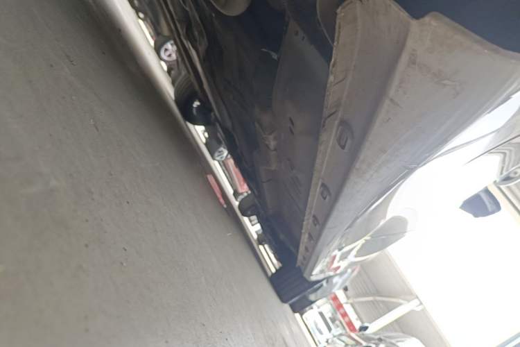Used Roewe i5 2024 1.5L CVT Luxury Edition Right Side Sill