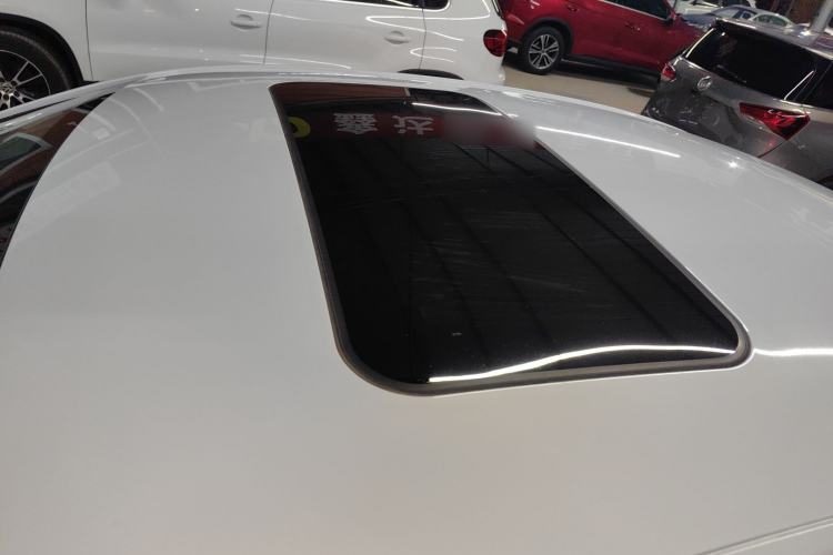 Used Roewe i5 2024 1.5L CVT Luxury Edition Roof