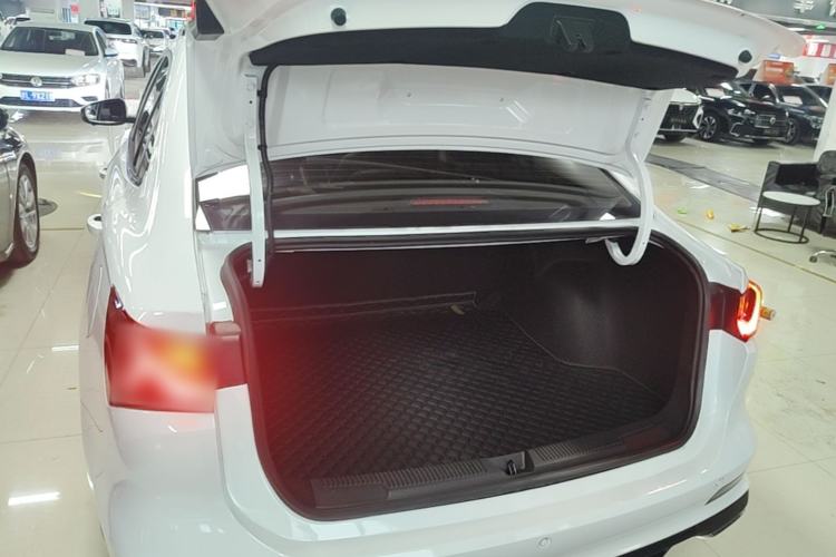 Used Roewe i5 2024 1.5L CVT Luxury Edition Trunk