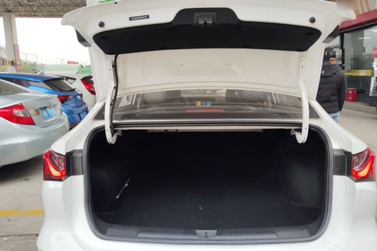 Used Roewe i5 2024 1.5L CVT Luxury Edition Trunk