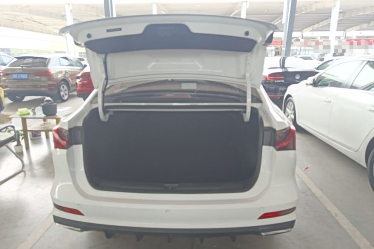 Used Roewe i5 2024 1.5L CVT Luxury Edition Trunk