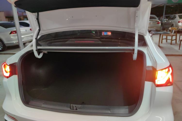 Used Roewe i5 2024 1.5L CVT Luxury Edition Trunk