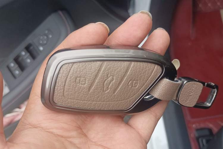 Used Roewe i5 2024 1.5L CVT Luxury Edition Vehicle Key