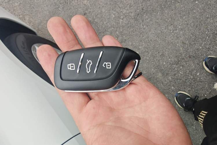 Used Roewe i5 2024 1.5L CVT Luxury Edition Vehicle Key