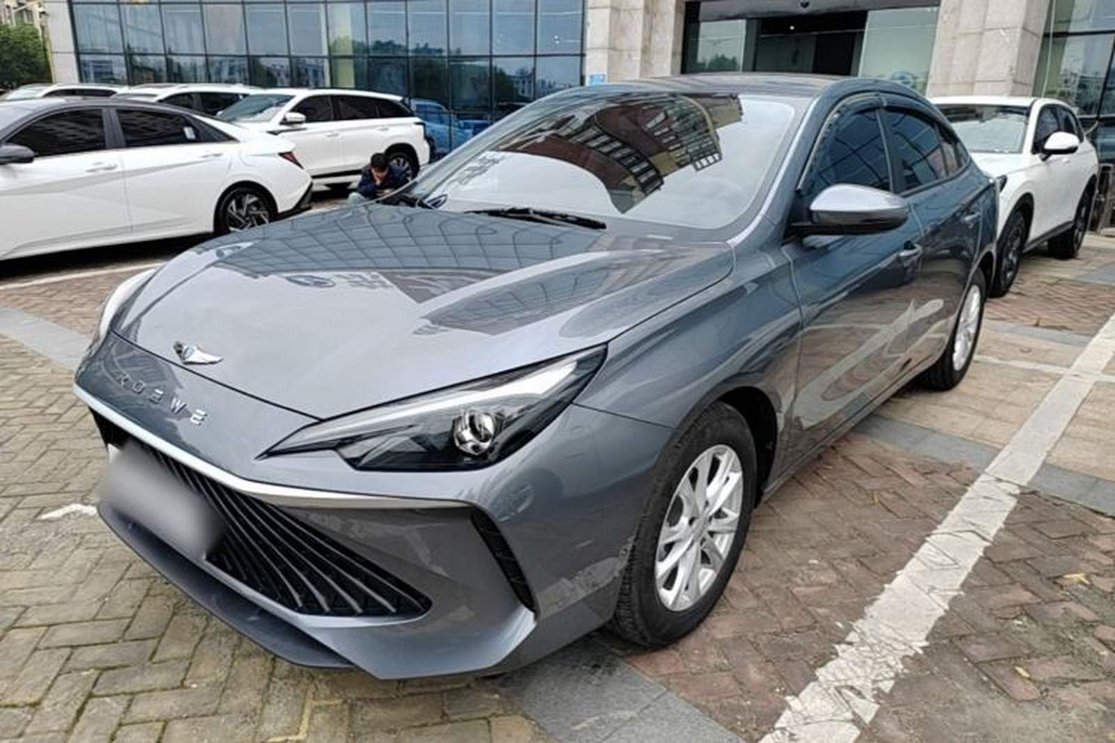 Фото Roewe с площадки
