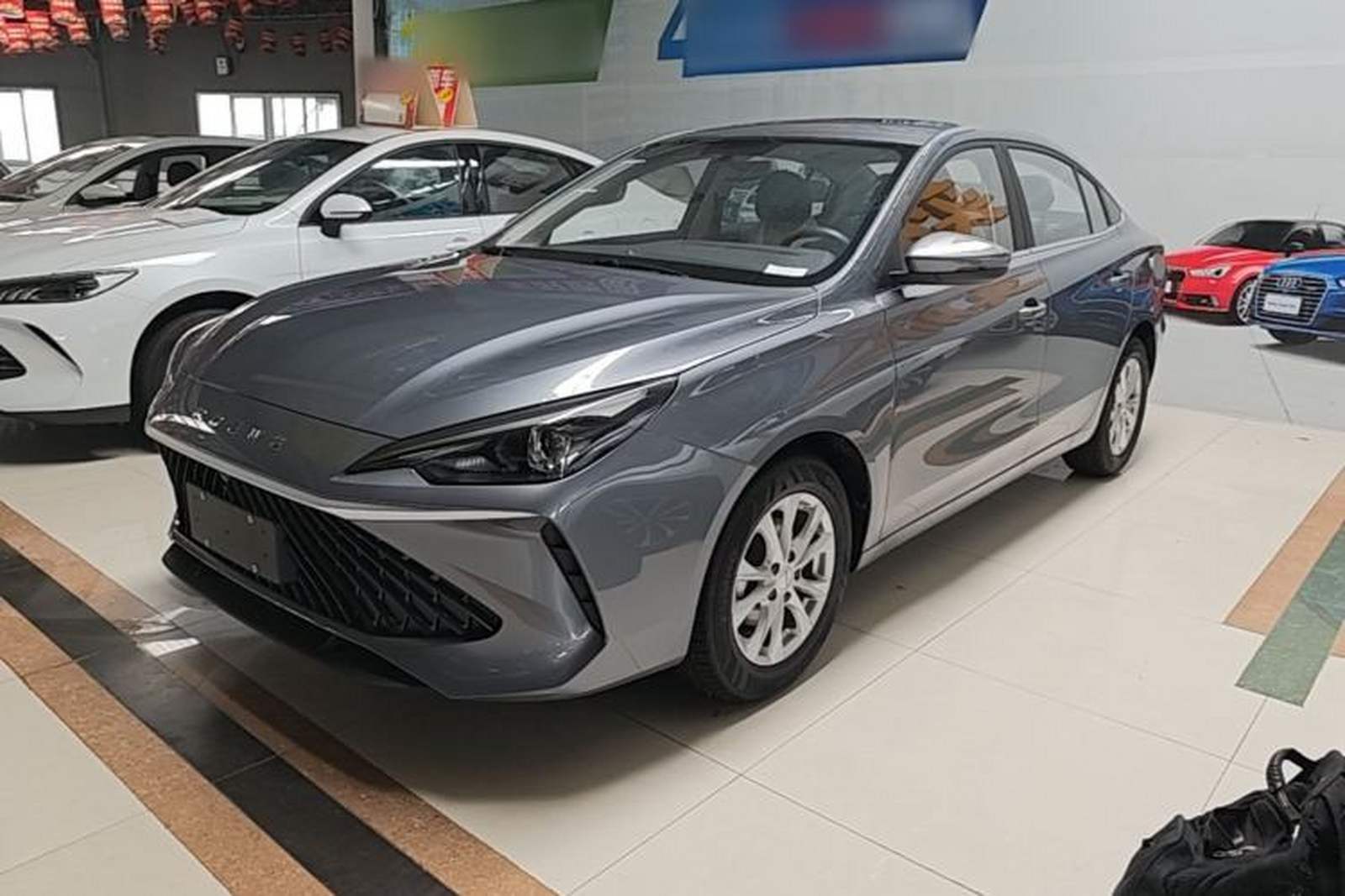 Фото Roewe с площадки