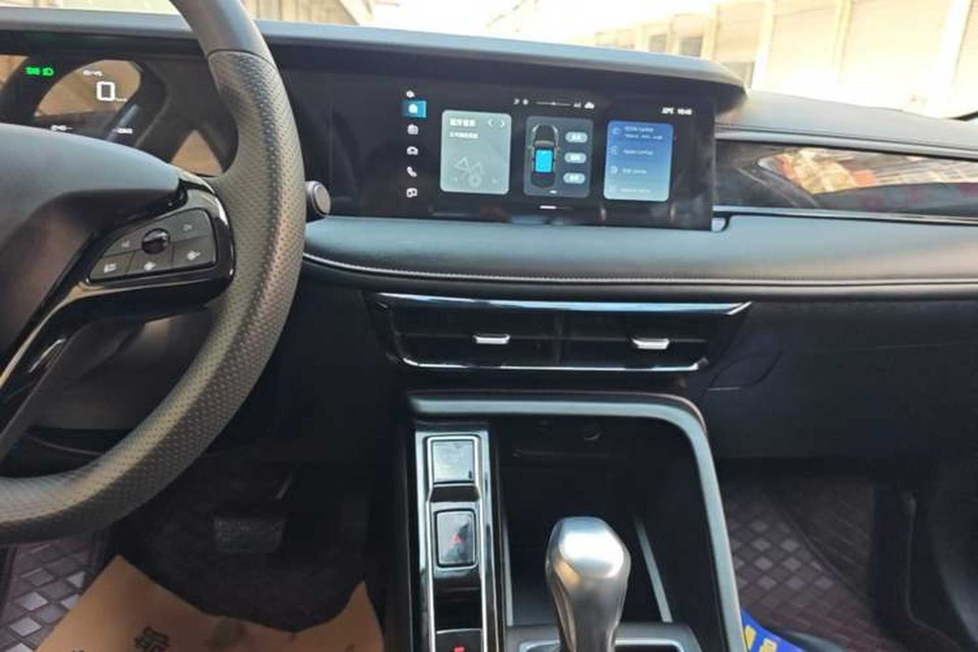 Used Roewe i5 2026 Model 1.5L CVT Luxury Version Audio And AC Panel