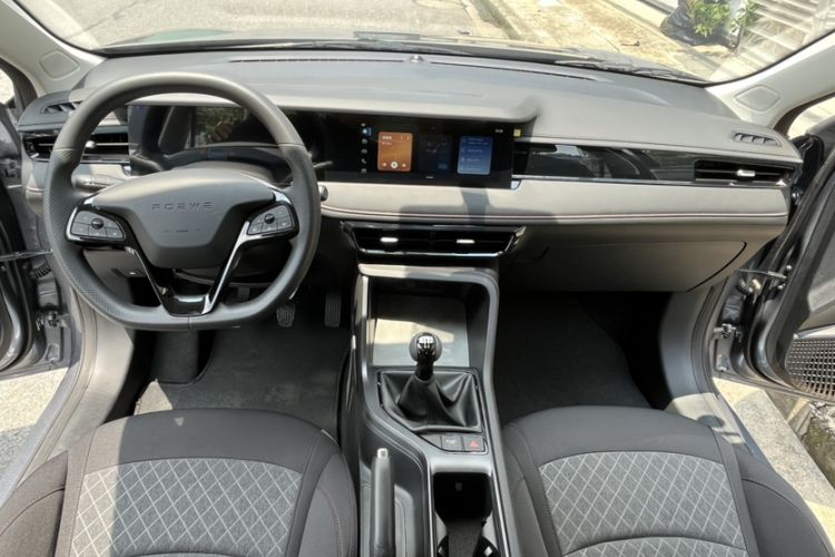 Used Roewe i5 2026 Model 1.5L Manual Comfort Version Audio And AC Panel
