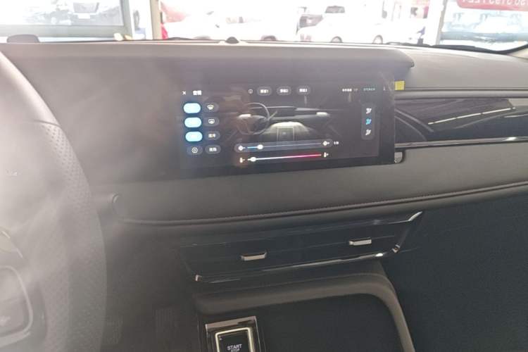 Used Roewe i5 2026 Model 1.5L CVT Luxury Version Audio And AC Panel