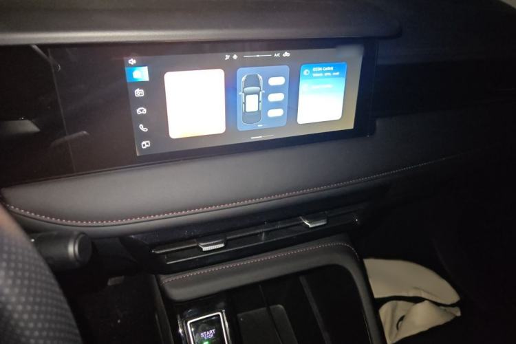 Used Roewe i5 2026 Model 1.5L CVT Luxury Version Audio And AC Panel