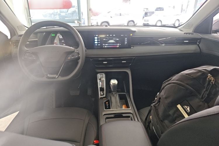 Used Roewe i5 2026 Model 1.5L CVT Luxury Version Center Console