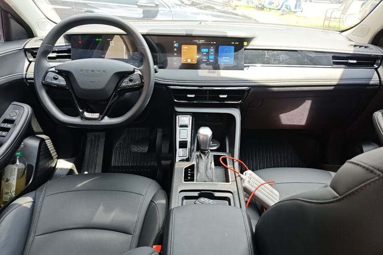 Used Roewe i5 2026 Model 1.5L CVT Luxury Version Center Console