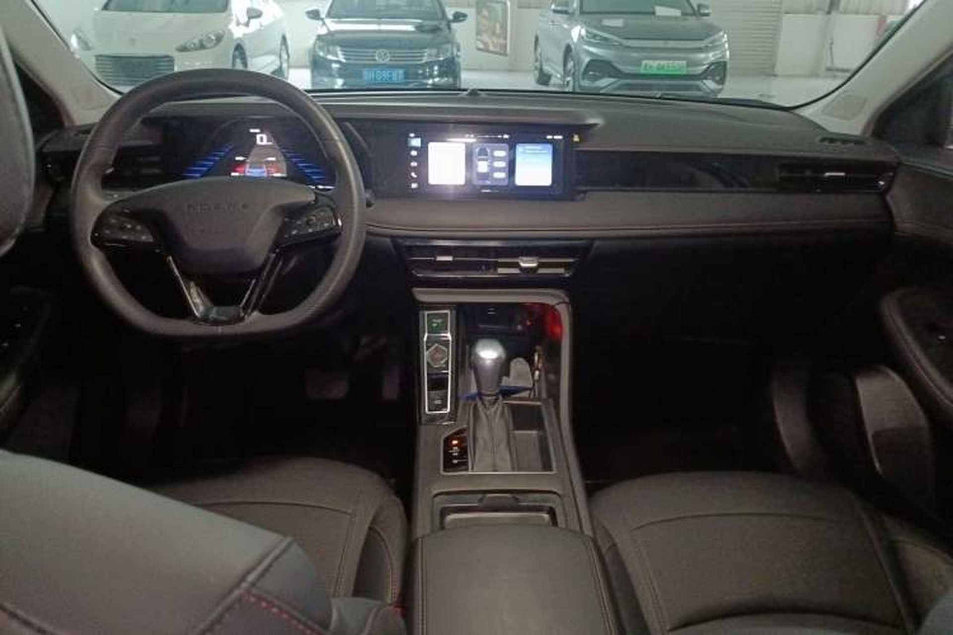 Used Roewe i5 2026 Model 1.5L CVT Luxury Version Center Console