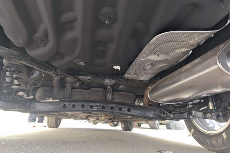 Used Roewe i5 2026 Model 1.5L Manual Comfort Version Chassis Rear