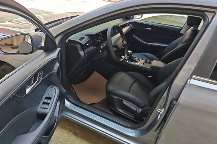Used Roewe i5 2026 Model 1.5L CVT Luxury Version Driver Seat