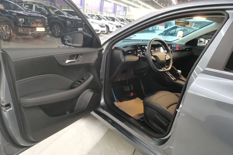 Used Roewe i5 2026 Model 1.5L CVT Luxury Version Driver Seat