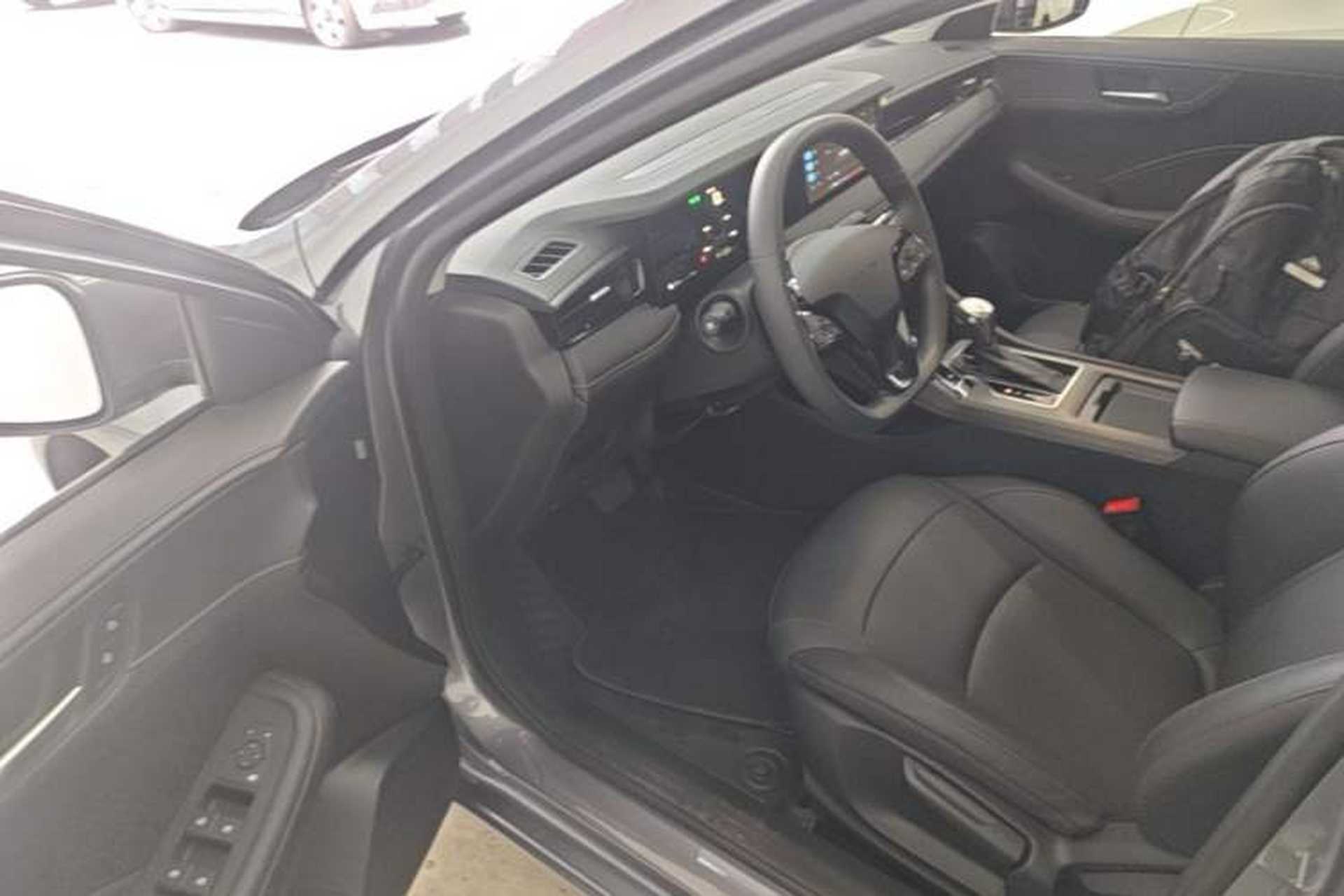Used Roewe i5 2026 Model 1.5L CVT Luxury Version Driver Seat