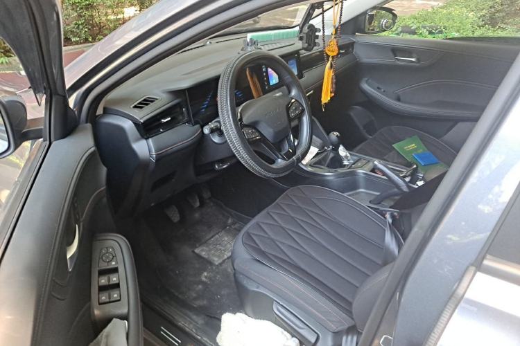 Used Roewe i5 2026 Model 1.5L Manual Comfort Version Driver Seat