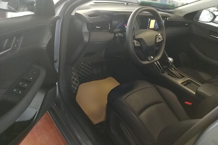 Used Roewe i5 2026 Model 1.5L CVT Luxury Version Driver Seat
