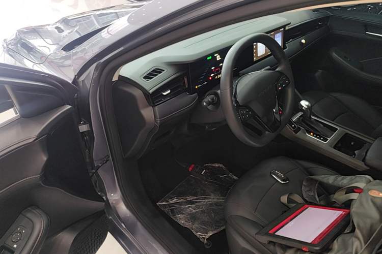 Used Roewe i5 2026 Model 1.5L CVT Luxury Version Driver Seat