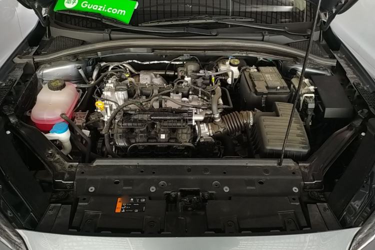 Used Roewe i5 2026 Model 1.5L CVT Luxury Version Engine Bay