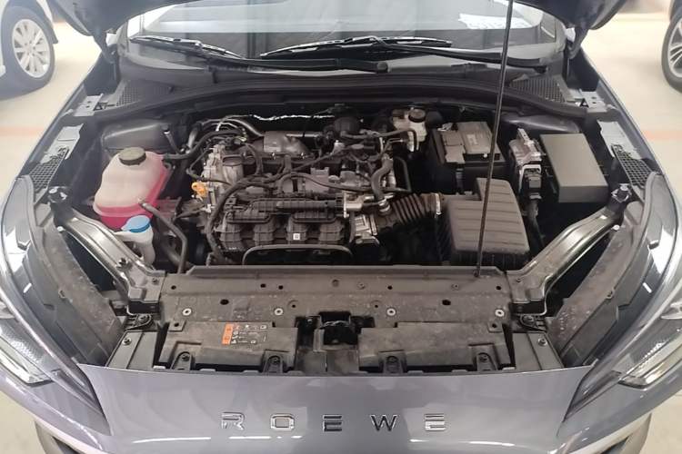 Used Roewe i5 2026 Model 1.5L Manual Comfort Version Engine Bay