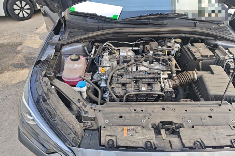 Used Roewe i5 2026 Model 1.5L Manual Comfort Version Engine Bay Right