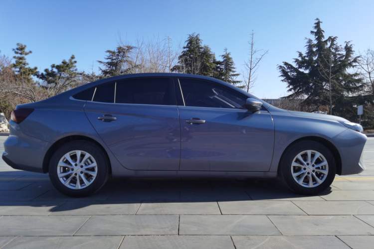 Used Roewe i5 2026 Model 1.5L CVT Luxury Version Exterior 2