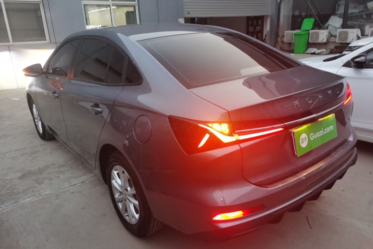 Used Roewe i5 2026 Model 1.5L Manual Comfort Version Exterior 2