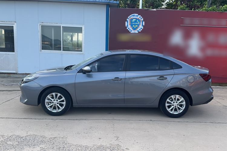 Used Roewe i5 2026 Model 1.5L Manual Comfort Version Exterior 4