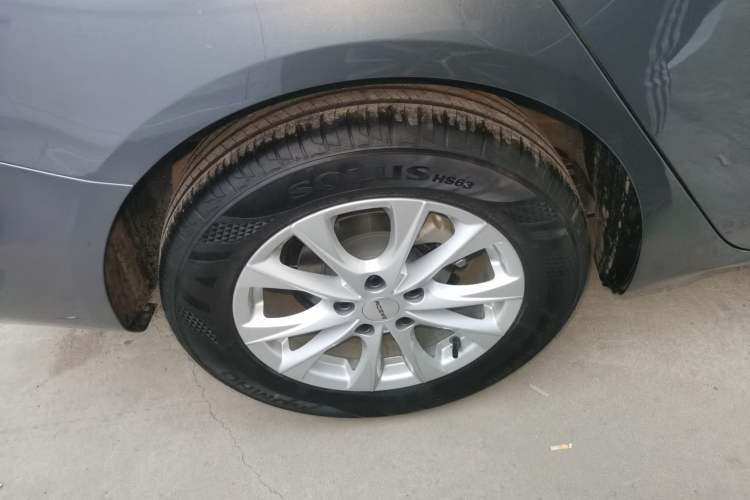 Used Roewe i5 2026 Model 1.5L Manual Comfort Version Exterior 5