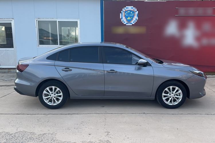 Used Roewe i5 2026 Model 1.5L Manual Comfort Version Exterior 5