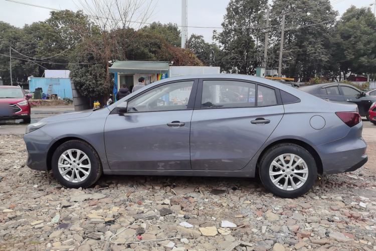 Used Roewe i5 2026 Model 1.5L Manual Comfort Version Exterior 5