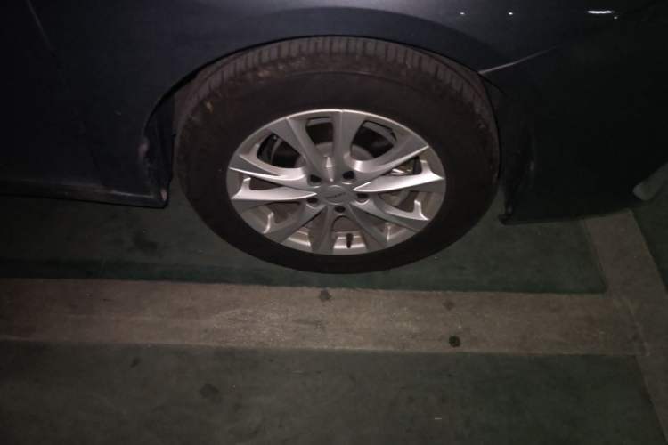 Used Roewe i5 2026 Model 1.5L CVT Luxury Version Exterior 7