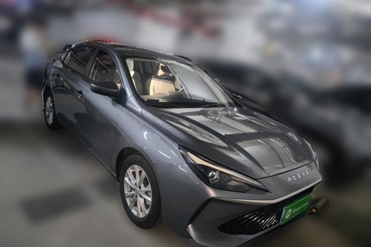 Used Roewe i5 2026 Model 1.5L Manual Comfort Version Front Right 45 Deg