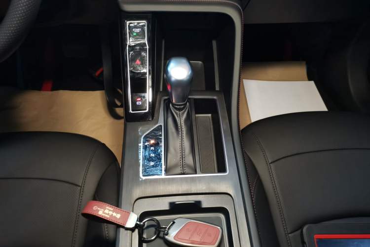 Used Roewe i5 2026 Model 1.5L CVT Luxury Version Gear Lever