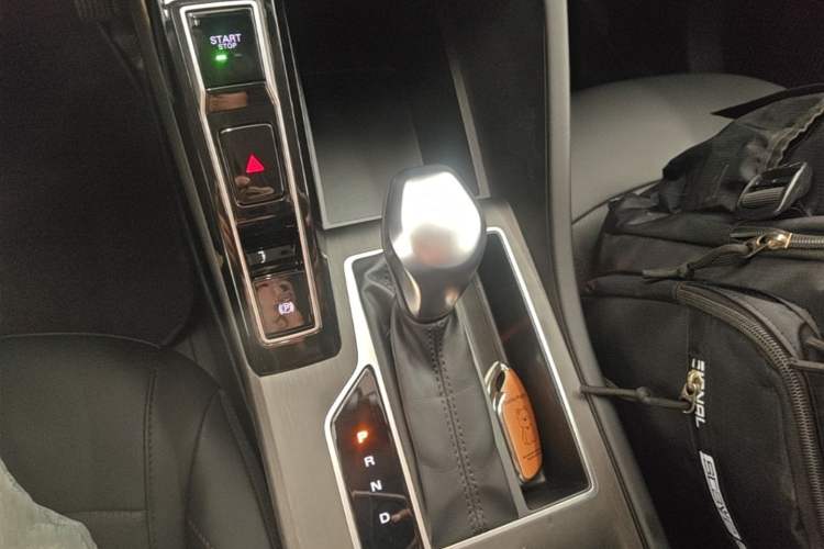 Used Roewe i5 2026 Model 1.5L CVT Luxury Version Gear Lever