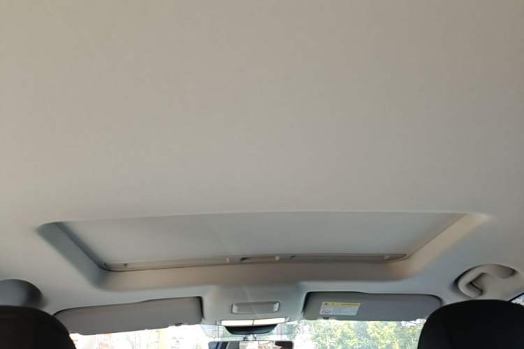Used Roewe i5 2026 Model 1.5L CVT Luxury Version Headliner