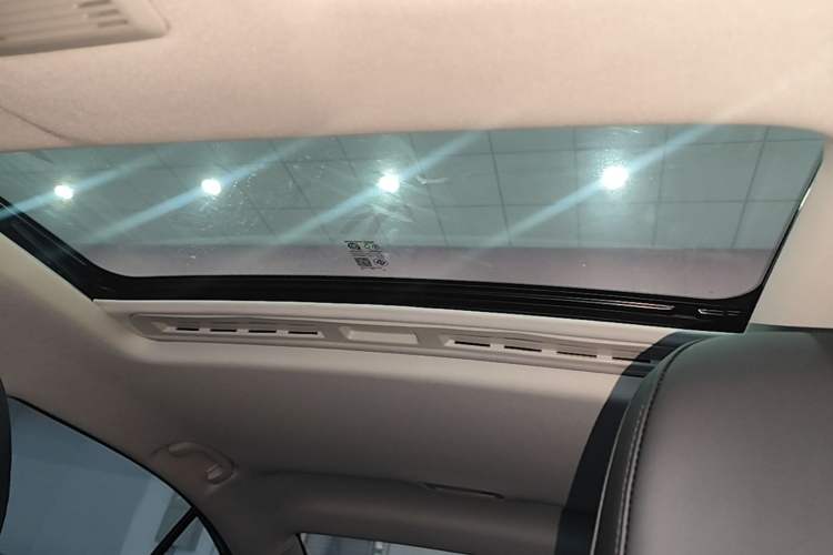 Used Roewe i5 2026 Model 1.5L CVT Luxury Version Headliner