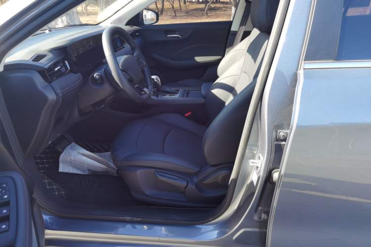 Used Roewe i5 2026 Model 1.5L CVT Luxury Version Interior 1
