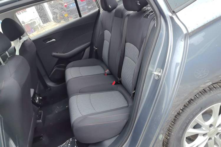 Used Roewe i5 2026 Model 1.5L Manual Comfort Version Interior 1