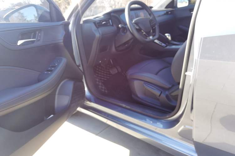 Used Roewe i5 2026 Model 1.5L CVT Luxury Version Interior 2