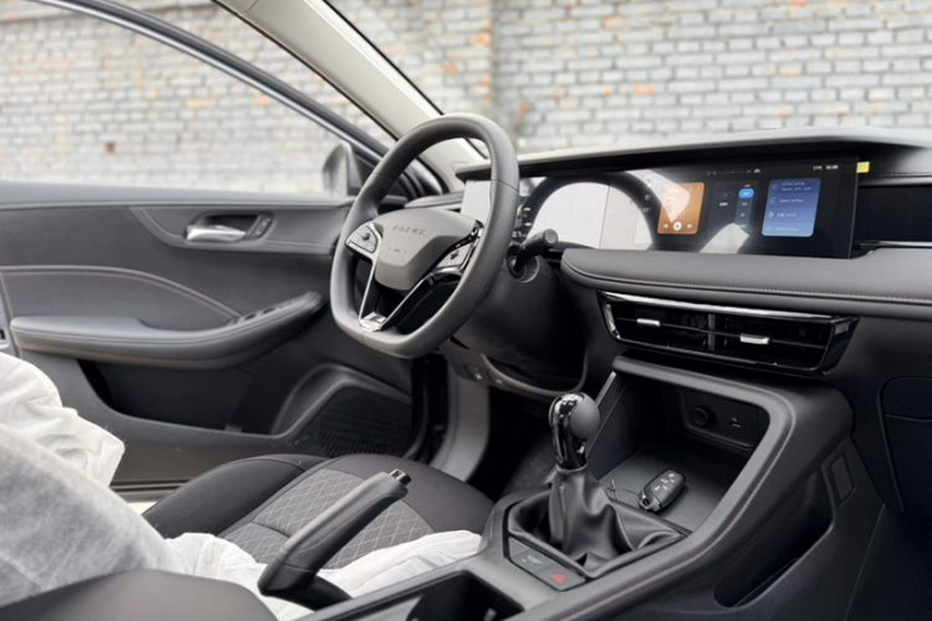 Used Roewe i5 2026 Model 1.5L Manual Comfort Version Interior 2
