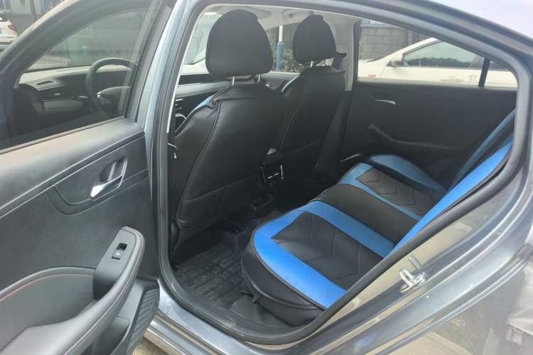 Used Roewe i5 2026 Model 1.5L Manual Comfort Version Interior 3