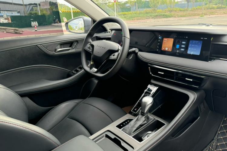 Used Roewe i5 2026 Model 1.5L CVT Luxury Version Interior 3