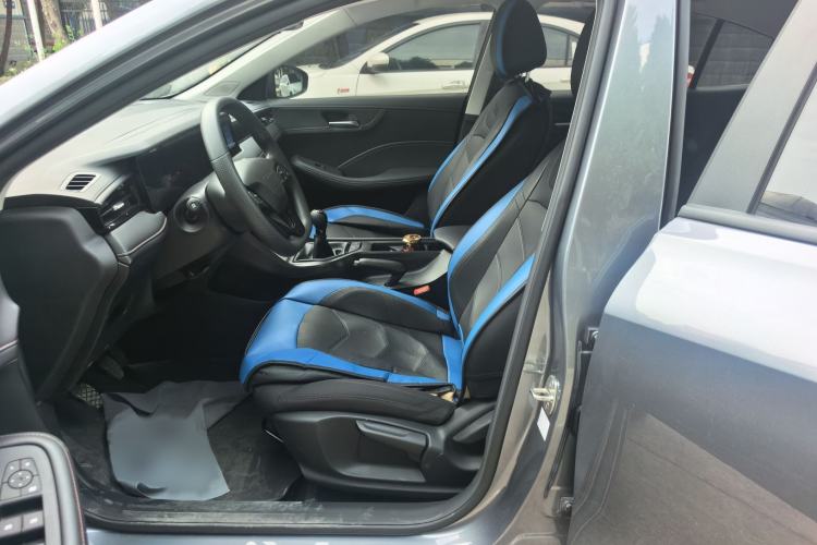 Used Roewe i5 2026 Model 1.5L Manual Comfort Version Interior 4