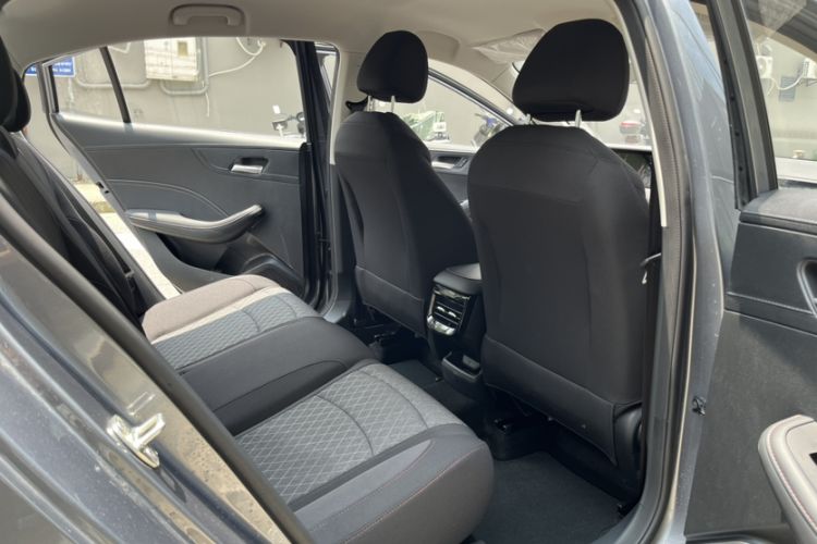 Used Roewe i5 2026 Model 1.5L Manual Comfort Version Interior 5