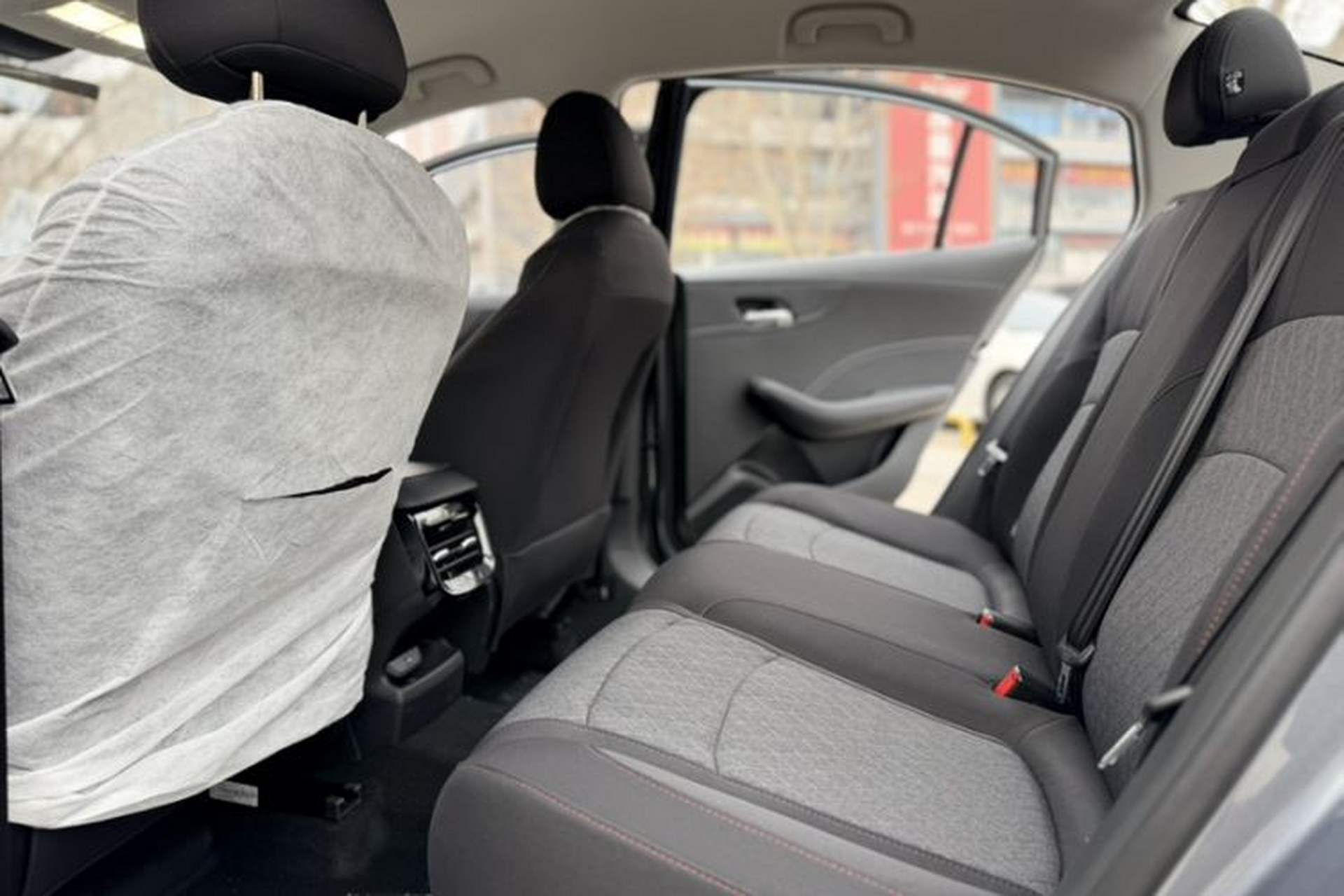 Used Roewe i5 2026 Model 1.5L Manual Comfort Version Interior 5