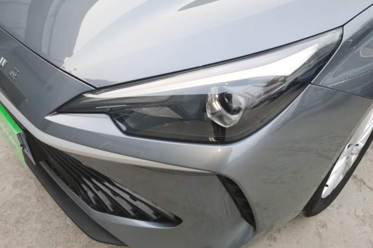 Used Roewe i5 2026 Model 1.5L Manual Comfort Version Left Front Headlight
